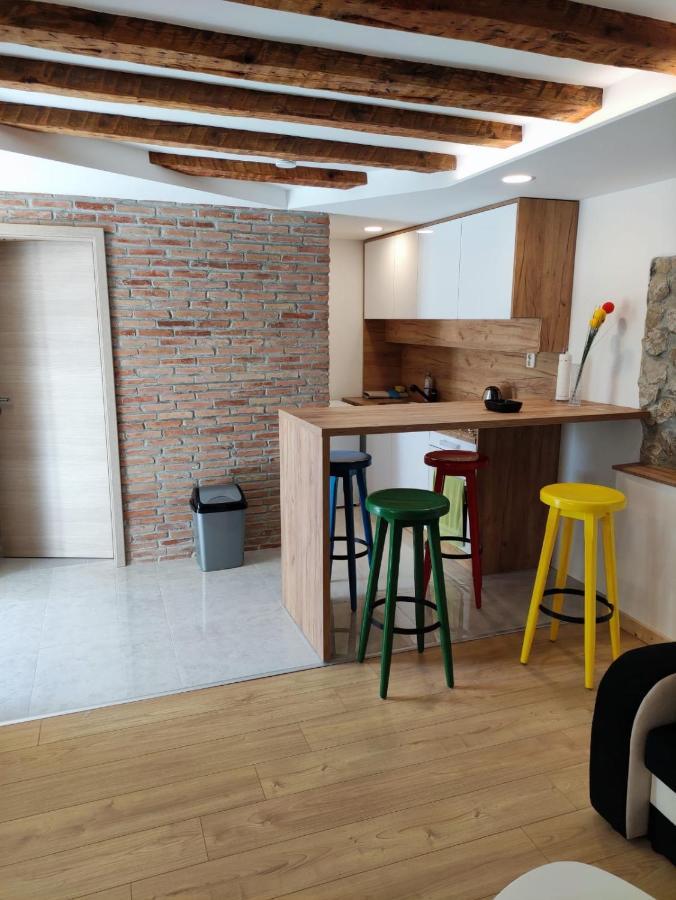 Dan Apartman *